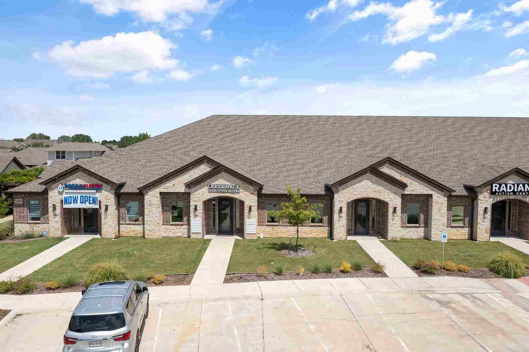 gvillage-gal-1-scaled-11zon-11zon