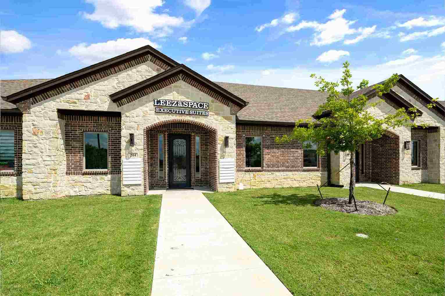 gvillage-gal-2-scaled-11zon-11zon