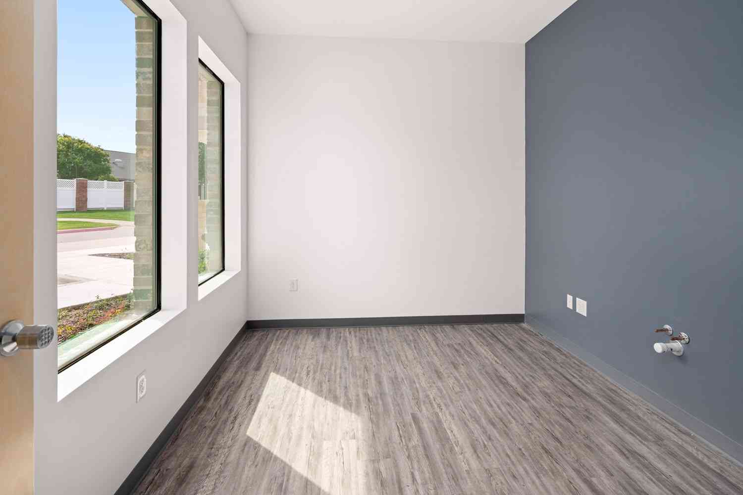 suite130-gal-6-11zon