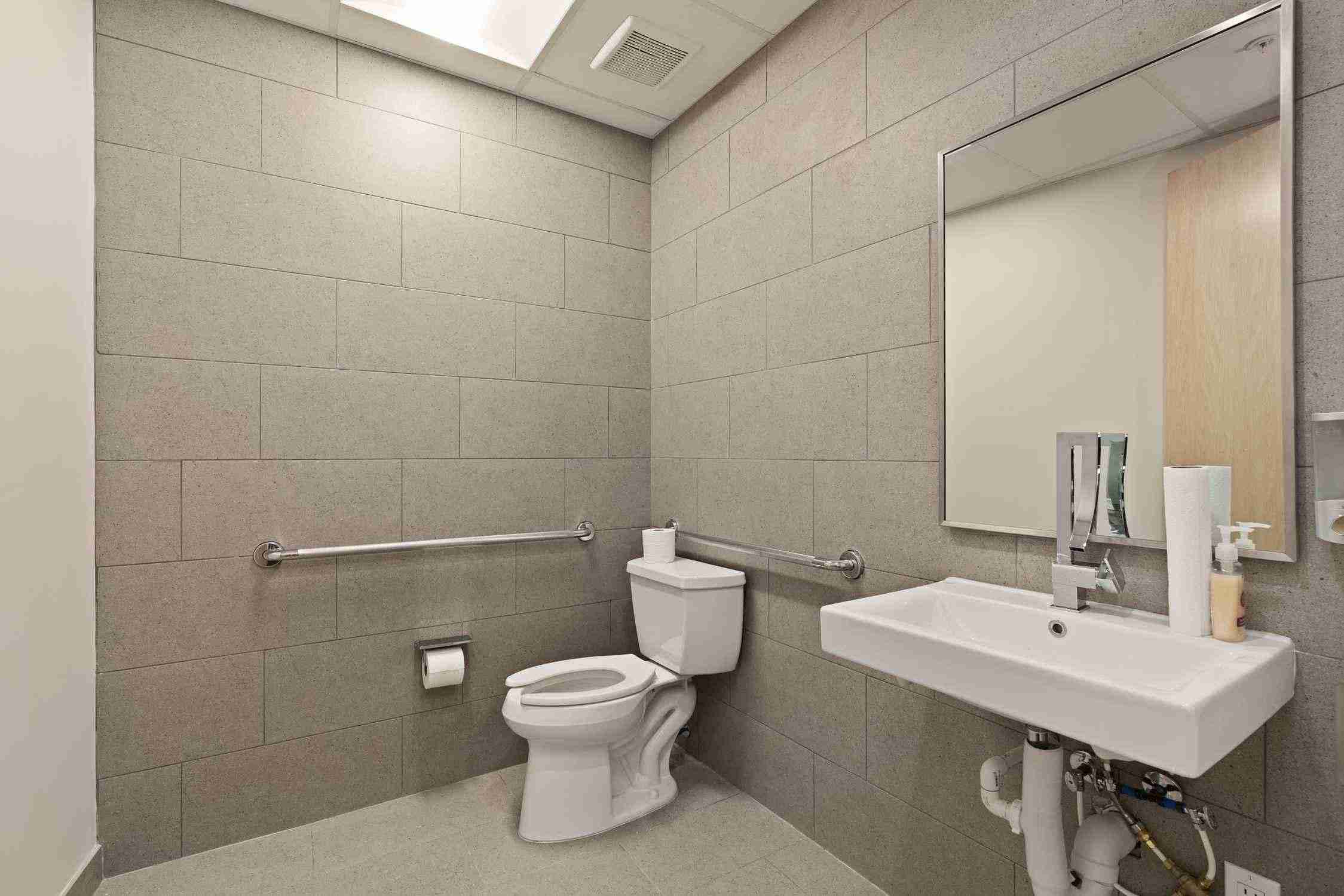 suite402-gal-7-11zon